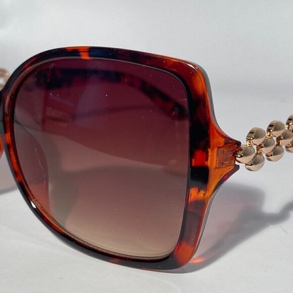 Oversize Tortoise Sunglasses With Silver Detail on Arm New - Picture 13 of 15